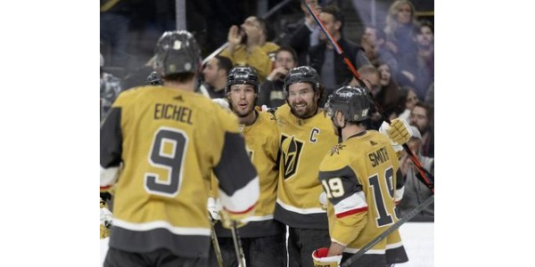 Vývoj designu dresu Vegas Golden Knights za pět let Vývoj designu dresu Vegas Golden Knights za pět let